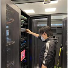 同心守“沪” “疫”无反顾 上海联交所总部大楼里的信息系统守护者